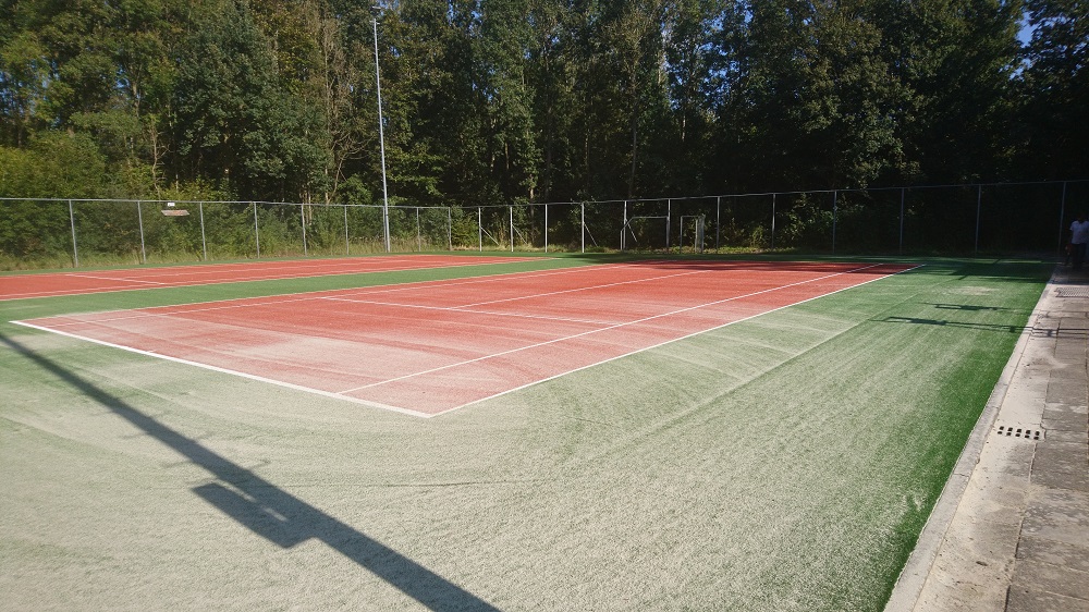 Tollebeek aanleg tennisbanen